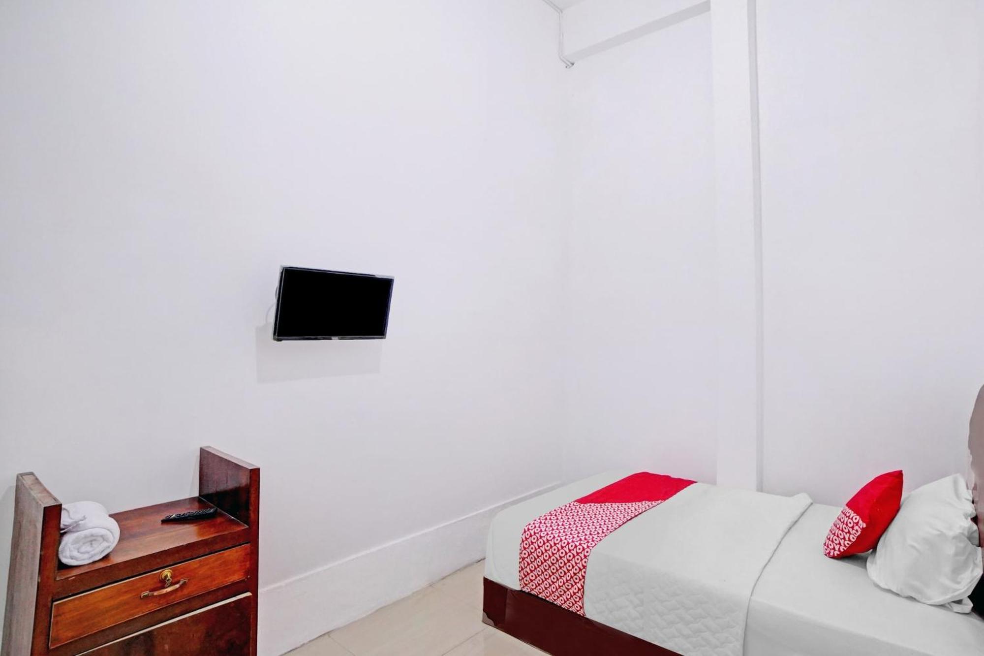 Oyo 90387 Sepakat Guest House Medan Eksteriør billede